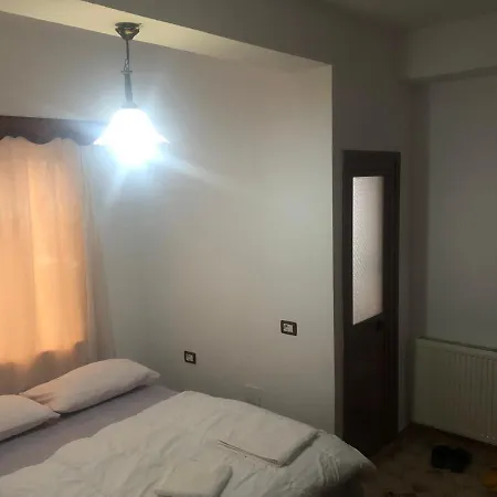 Hotel Bujtina Darian *